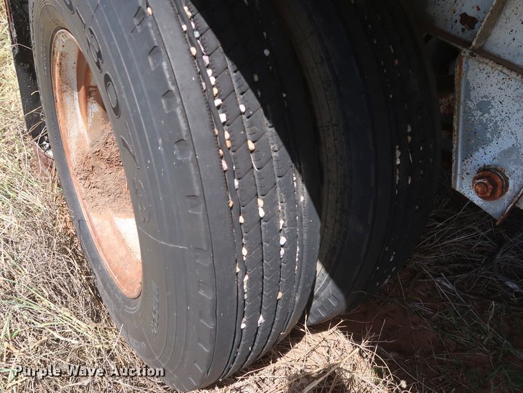 image for item GS9921 1968 Fruehauf Hobbs AD9-5000-27 single hopper bottom grain trailer