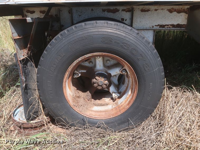 image for item GS9921 1968 Fruehauf Hobbs AD9-5000-27 single hopper bottom grain trailer