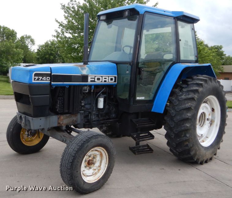 image for item GV9021 Ford 7740  tractor