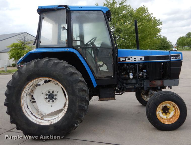 image for item GV9021 Ford 7740  tractor