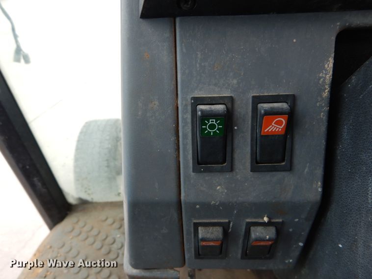 image for item GV9021 Ford 7740  tractor