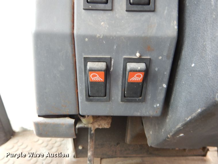 image for item GV9021 Ford 7740  tractor