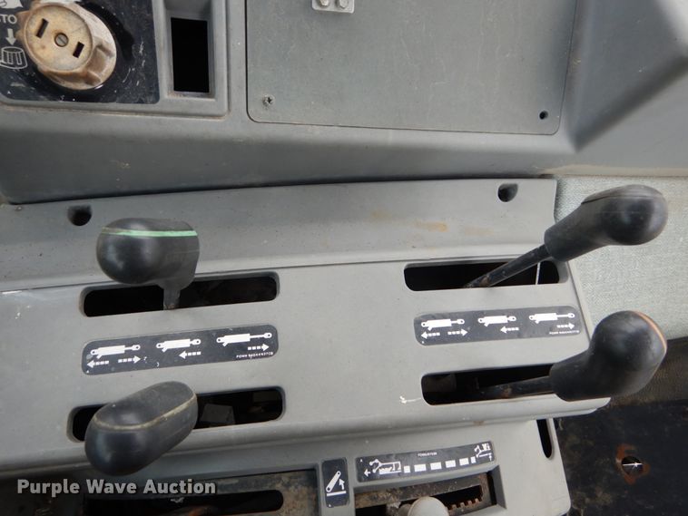 image for item GV9021 Ford 7740  tractor