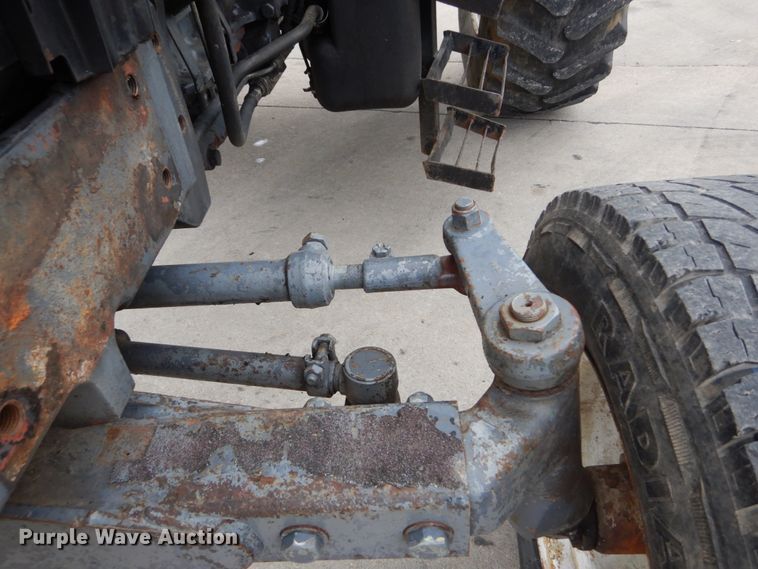 image for item GV9021 Ford 7740  tractor