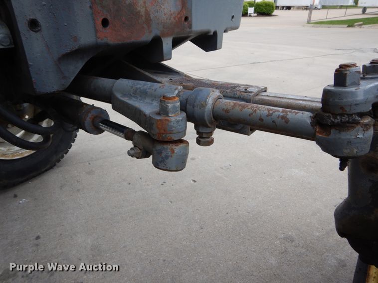 image for item GV9021 Ford 7740  tractor