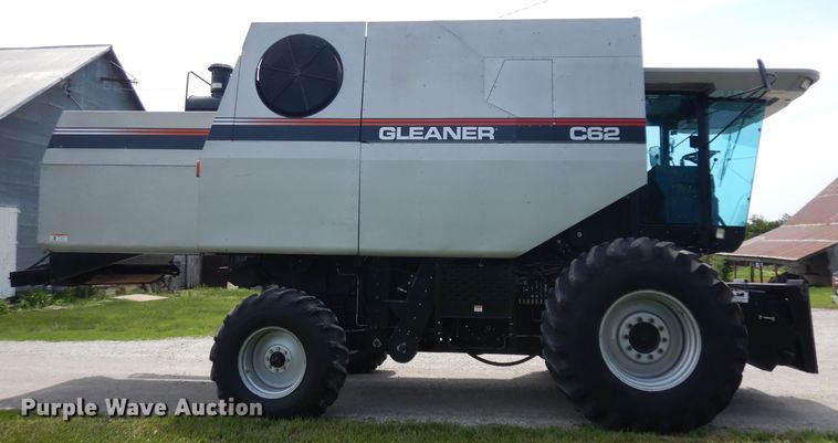 image for item GW9101 1998 Gleaner C62 combine