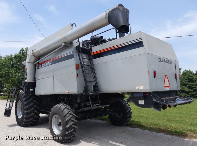 image for item GW9101 1998 Gleaner C62 combine