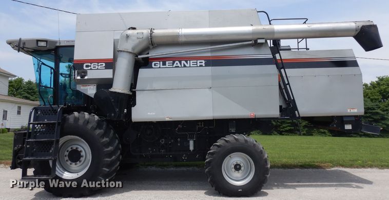 image for item GW9101 1998 Gleaner C62 combine