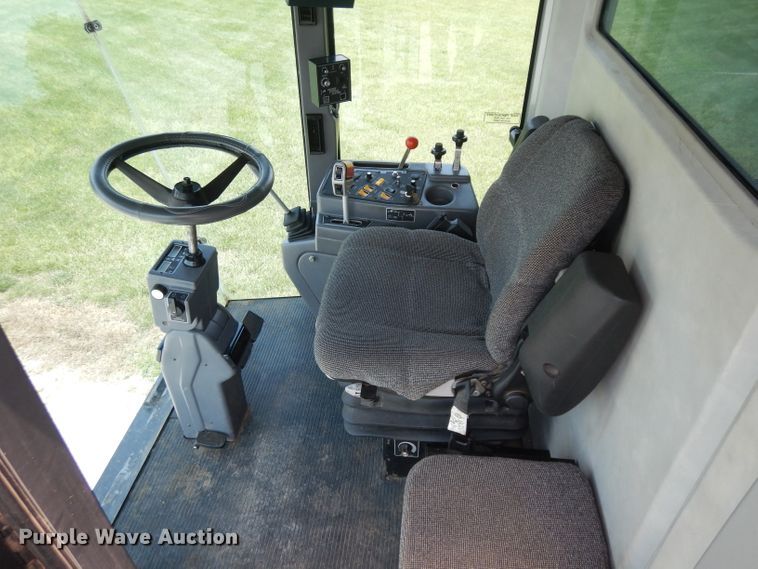 image for item GW9101 1998 Gleaner C62 combine