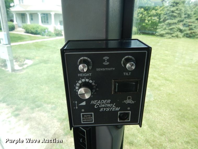 image for item GW9101 1998 Gleaner C62 combine