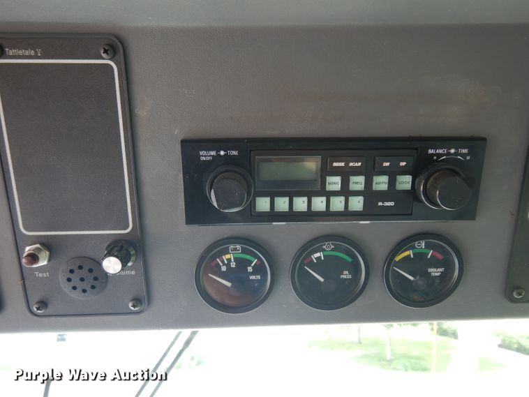 image for item GW9101 1998 Gleaner C62 combine