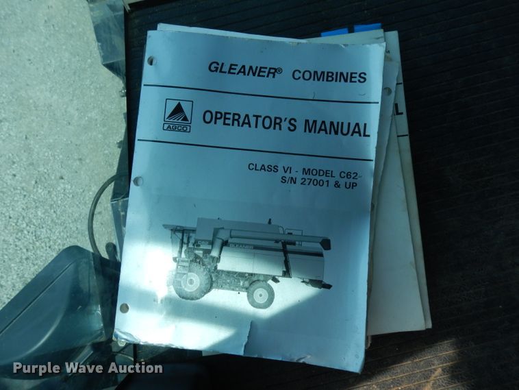 image for item GW9101 1998 Gleaner C62 combine