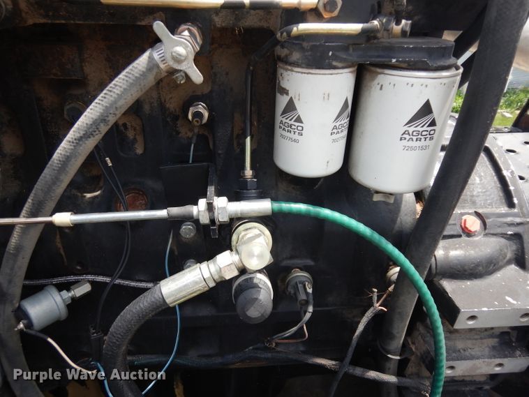 image for item GW9101 1998 Gleaner C62 combine