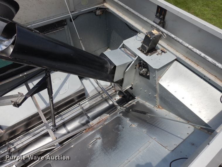 image for item GW9101 1998 Gleaner C62 combine