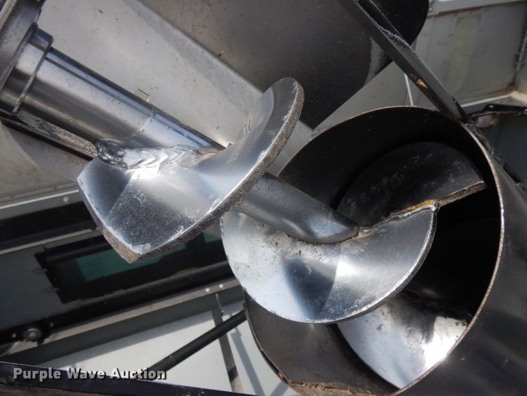 image for item GW9101 1998 Gleaner C62 combine