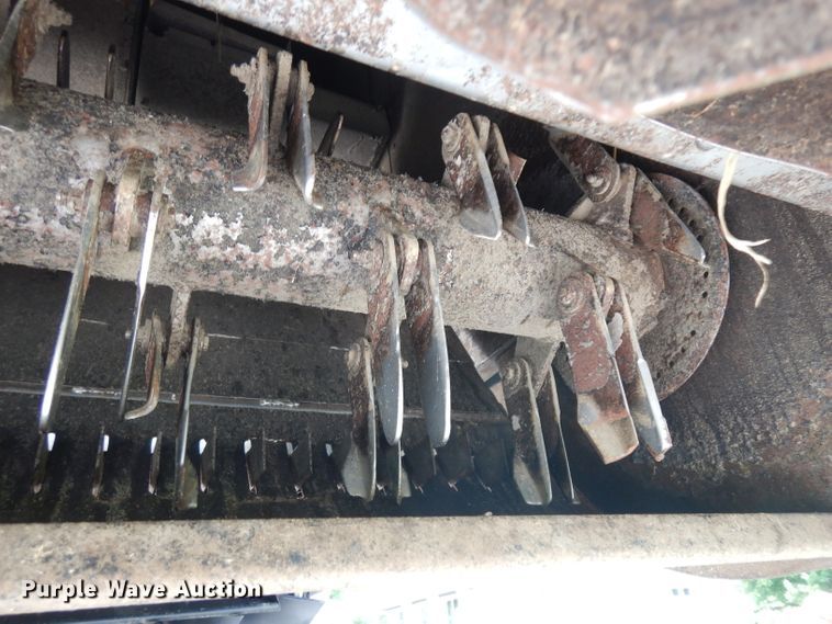 image for item GW9101 1998 Gleaner C62 combine