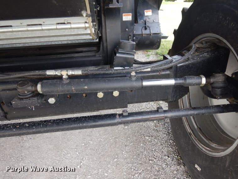 image for item GW9101 1998 Gleaner C62 combine