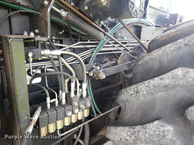 image for item GW9101 1998 Gleaner C62 combine