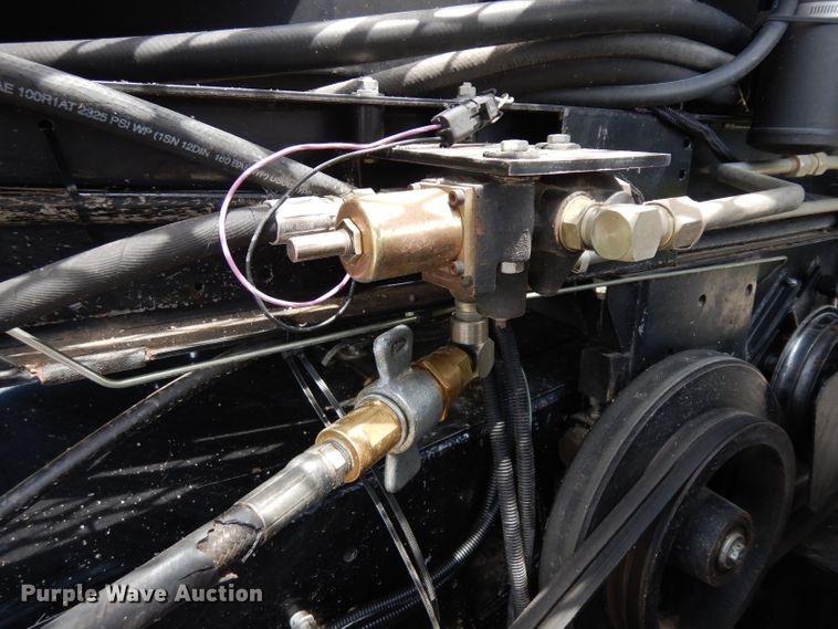 image for item GW9101 1998 Gleaner C62 combine