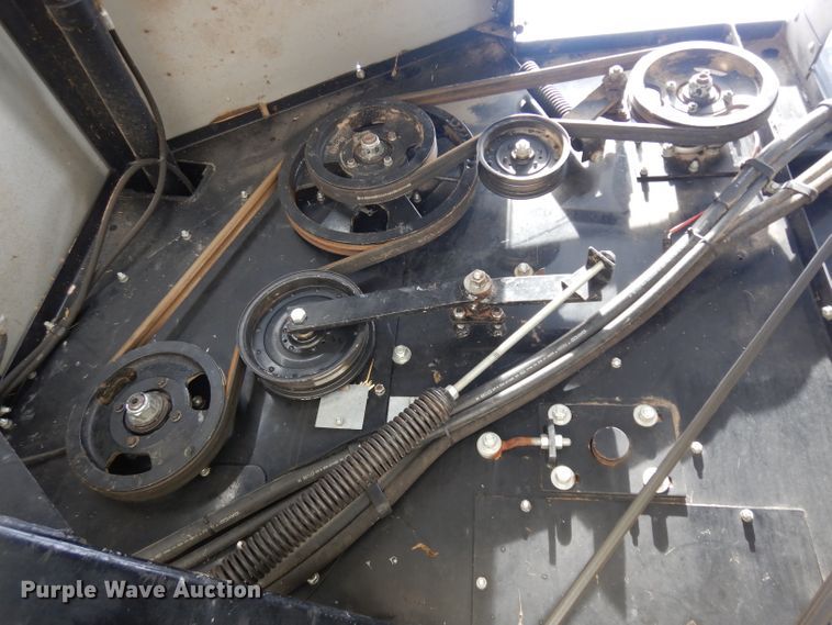 image for item GW9101 1998 Gleaner C62 combine