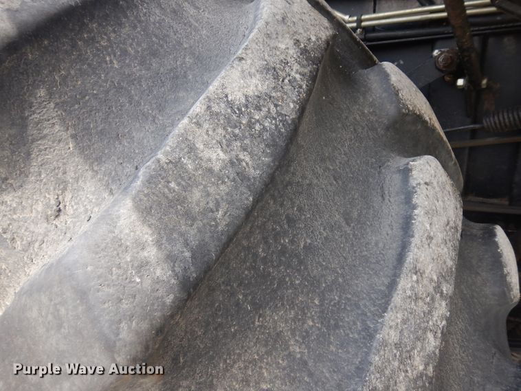 image for item GW9101 1998 Gleaner C62 combine