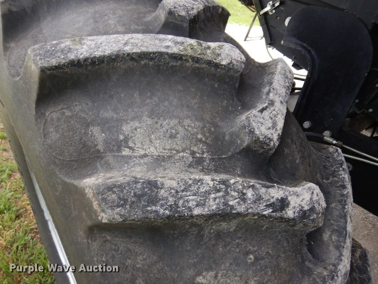 image for item GW9101 1998 Gleaner C62 combine