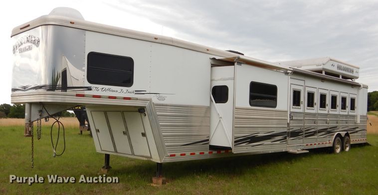 image for item HA9145 2007 Bloomer horse trailer