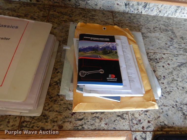 image for item HA9145 2007 Bloomer horse trailer