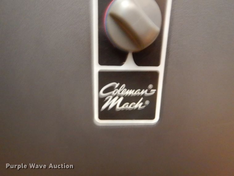 image for item HA9145 2007 Bloomer horse trailer