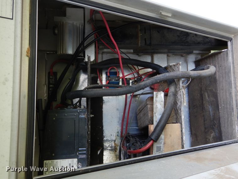 image for item HA9145 2007 Bloomer horse trailer