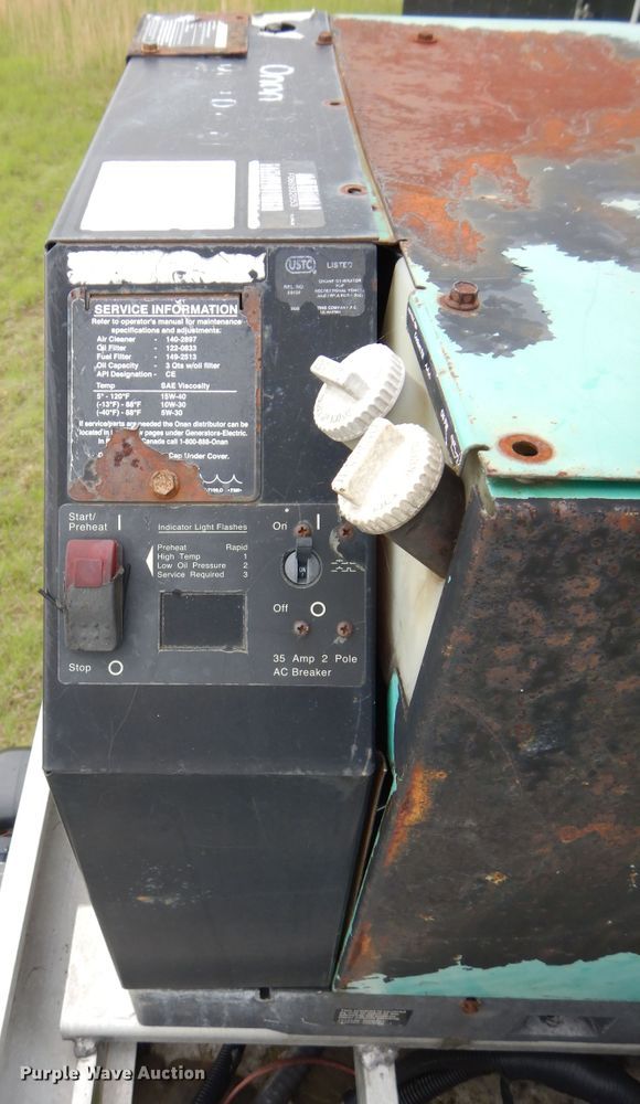 image for item HA9145 2007 Bloomer horse trailer