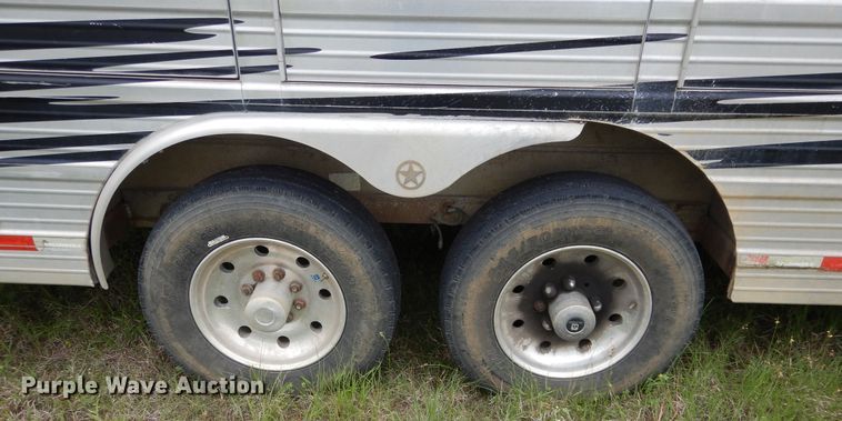 image for item HA9145 2007 Bloomer horse trailer