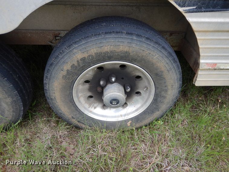 image for item HA9145 2007 Bloomer horse trailer