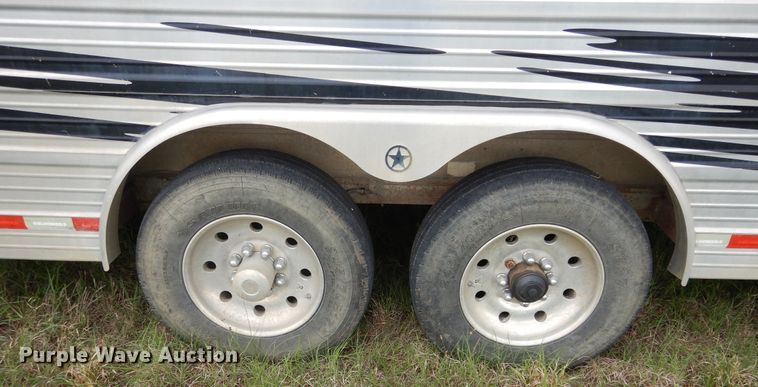 image for item HA9145 2007 Bloomer horse trailer