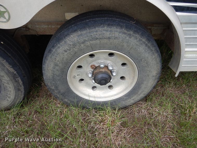 image for item HA9145 2007 Bloomer horse trailer