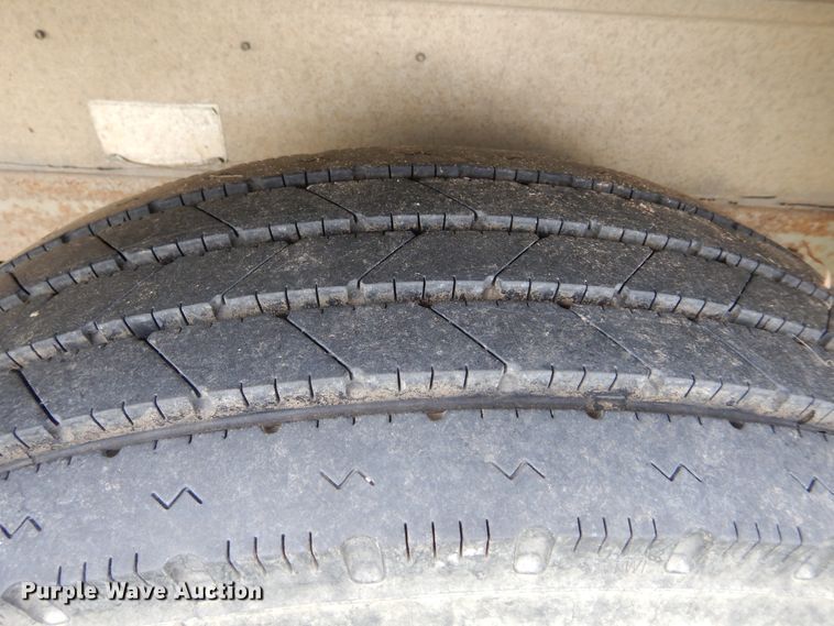 image for item HA9145 2007 Bloomer horse trailer