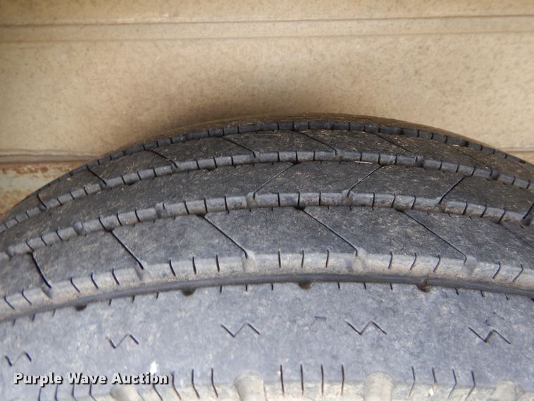 image for item HA9145 2007 Bloomer horse trailer