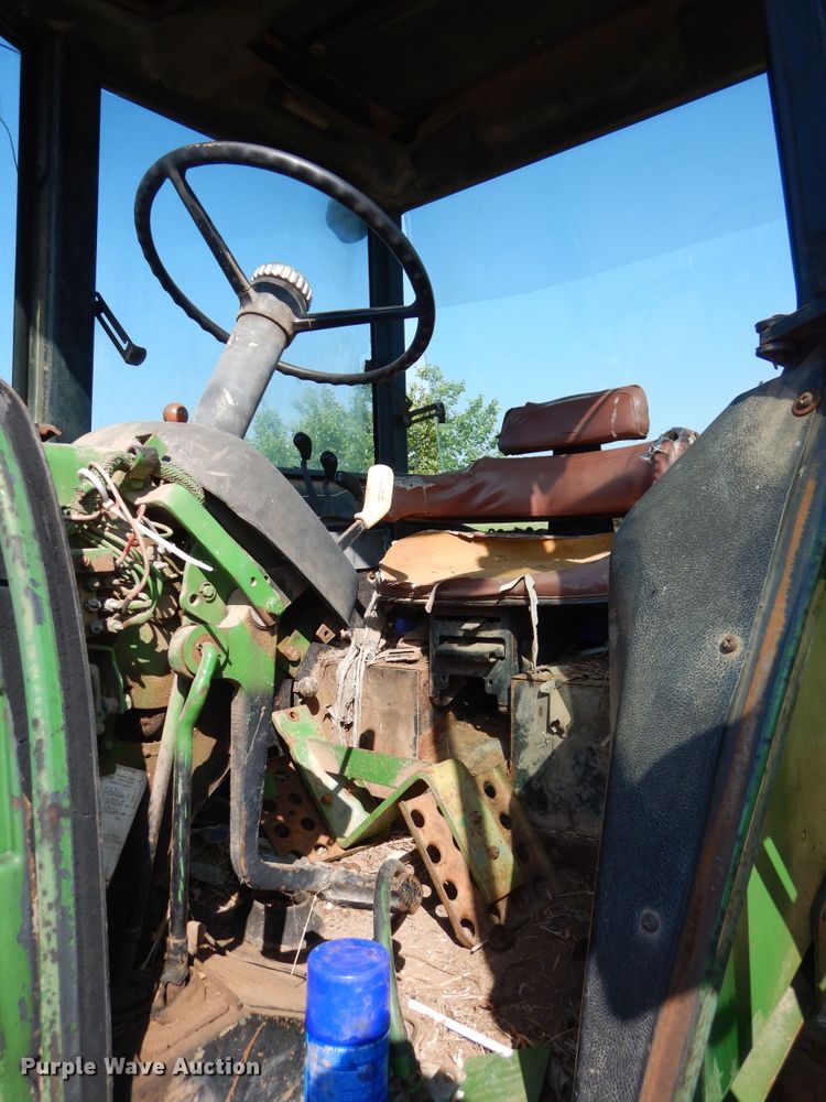 image for item HS9549 1973 John Deere 4230  tractor