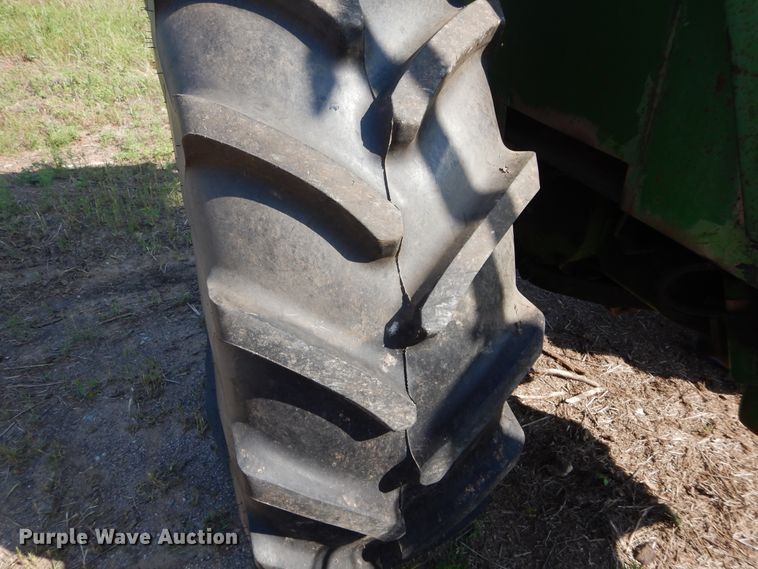 image for item HS9549 1973 John Deere 4230  tractor