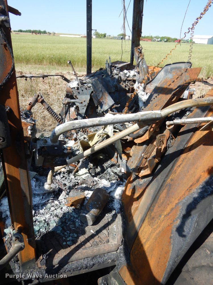 image for item HS9550 John Deere 7130  tractor