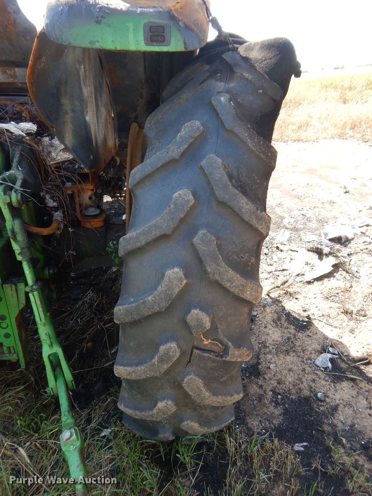 image for item HS9550 John Deere 7130  tractor