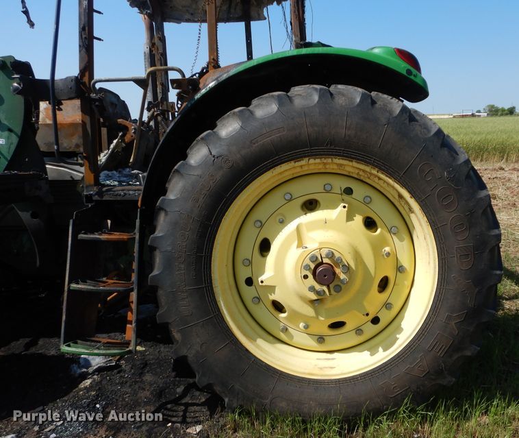 image for item HS9550 John Deere 7130  tractor