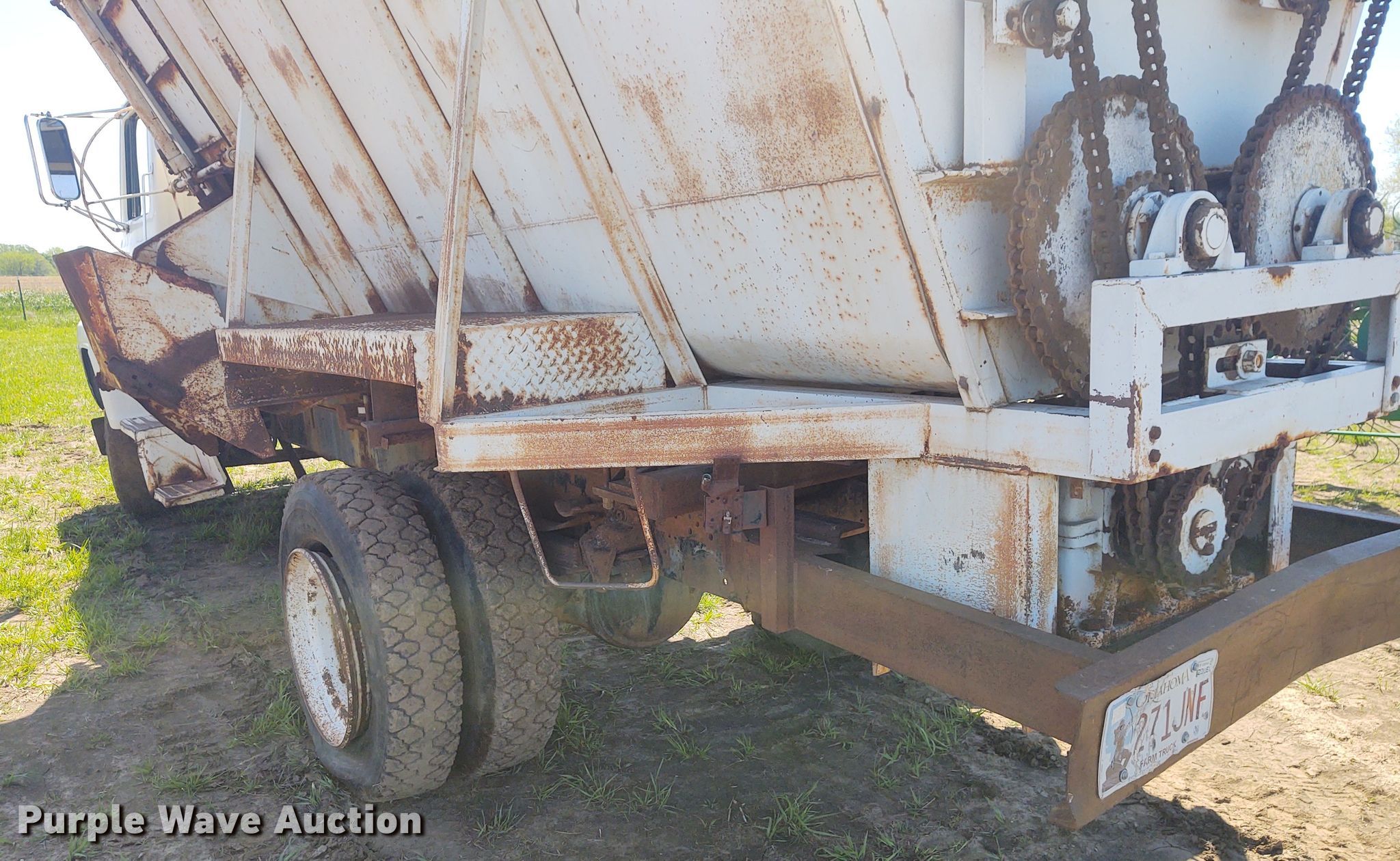 Harsh Mobile Mix feed mixer bed in Burden, KS Item DE6915 sold