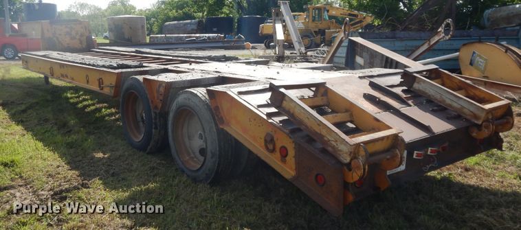 image for item DE5728 1984 Shoals 35LB equipment trailer