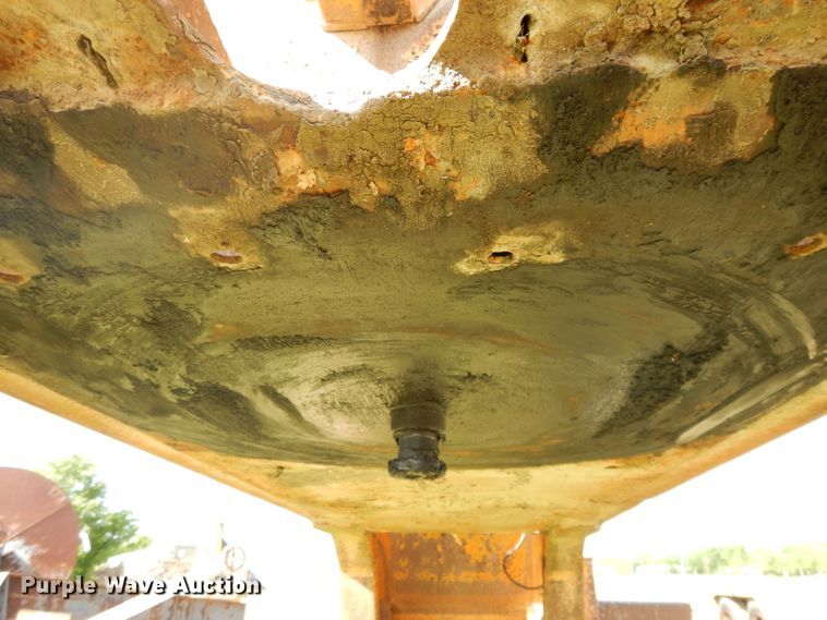 image for item DE5728 1984 Shoals 35LB equipment trailer