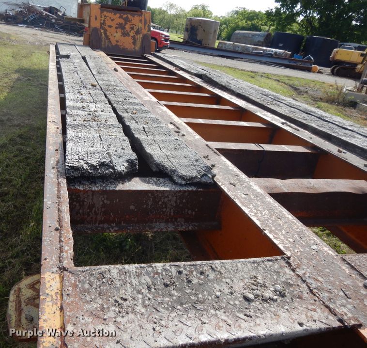 image for item DE5728 1984 Shoals 35LB equipment trailer