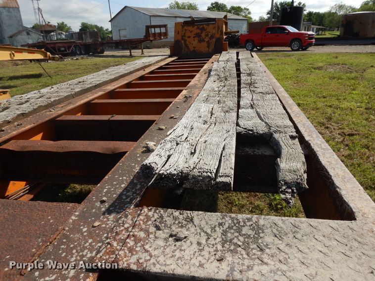 image for item DE5728 1984 Shoals 35LB equipment trailer