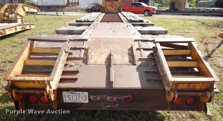 image for item DE5728 1984 Shoals 35LB equipment trailer