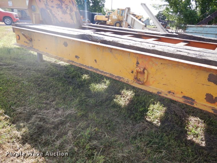 image for item DE5728 1984 Shoals 35LB equipment trailer