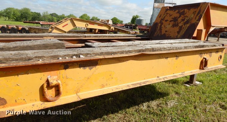 image for item DE5728 1984 Shoals 35LB equipment trailer